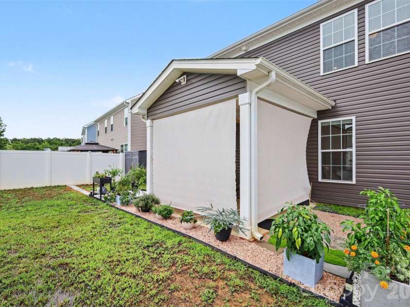 712 Robert Moses Drive, Gastonia, NC 28056.  MLS# CAR4410167, YatesRealty ID 44617. 