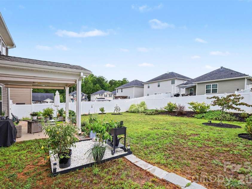 712 Robert Moses Drive, Gastonia, NC 28056.  MLS# CAR4410167, YatesRealty ID 44617. 