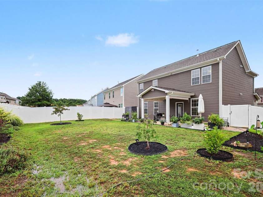 712 Robert Moses Drive, Gastonia, NC 28056.  MLS# CAR4410167, YatesRealty ID 44617. 