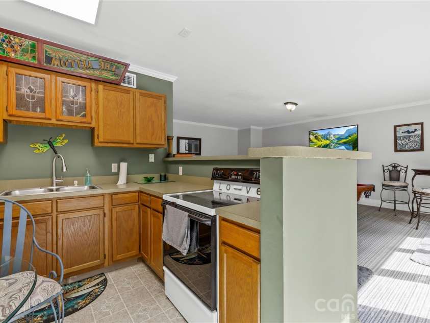 8028 Mattson Place, Charlotte, NC 28277.  MLS# CAR4410300, YatesRealty ID 44619. 