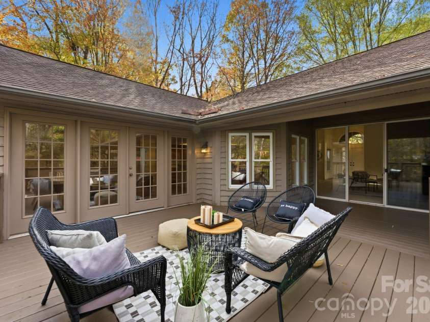 927 Longfield Circle, Charlotte, NC 28270.  MLS# CAR4349319, YatesRealty ID 4462. 