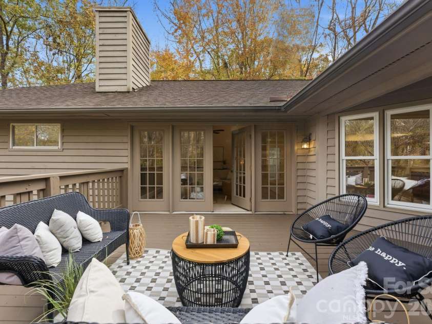 927 Longfield Circle, Charlotte, NC 28270.  MLS# CAR4349319, YatesRealty ID 4462. 