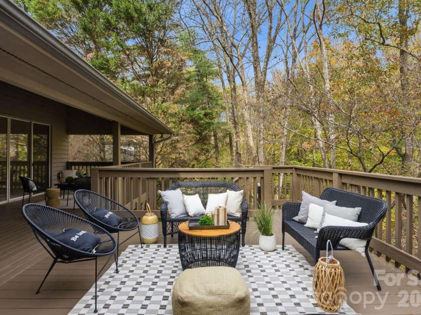 927 Longfield Circle, Charlotte, NC 28270.  MLS# CAR4349319, YatesRealty ID 4462. 