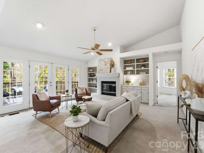 927 Longfield Circle, Charlotte, NC 28270.  MLS# CAR4349319, YatesRealty ID 4462. 
