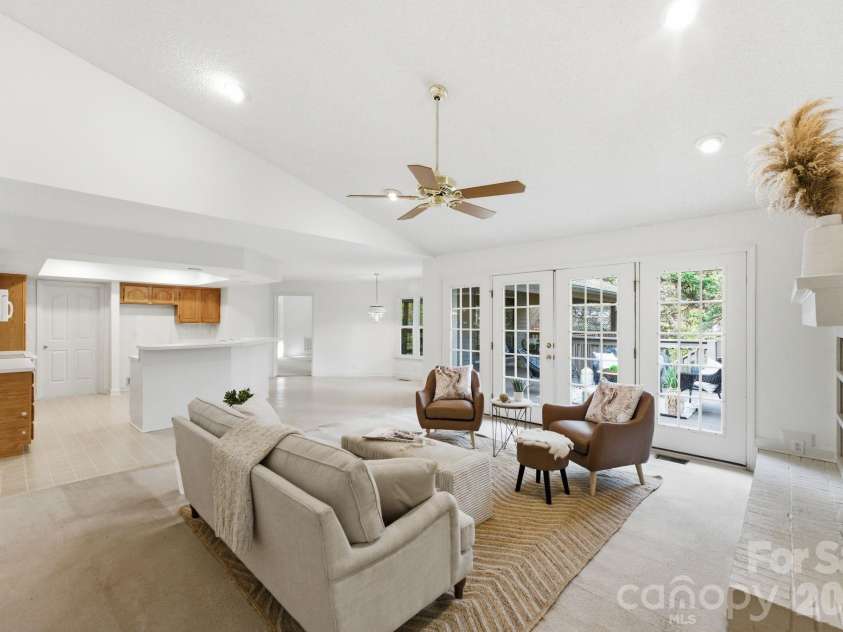 927 Longfield Circle, Charlotte, NC 28270.  MLS# CAR4349319, YatesRealty ID 4462. 
