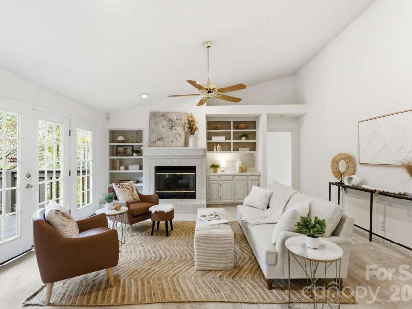 927 Longfield Circle, Charlotte, NC 28270.  MLS# CAR4349319, YatesRealty ID 4462. 