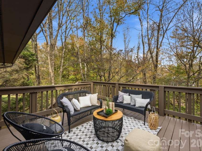 927 Longfield Circle, Charlotte, NC 28270.  MLS# CAR4349319, YatesRealty ID 4462. 
