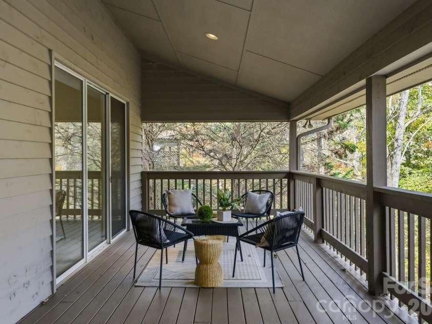 927 Longfield Circle, Charlotte, NC 28270.  MLS# CAR4349319, YatesRealty ID 4462. 