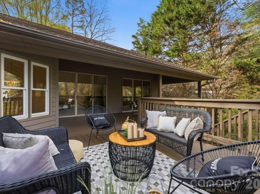 927 Longfield Circle, Charlotte, NC 28270.  MLS# CAR4349319, YatesRealty ID 4462. 