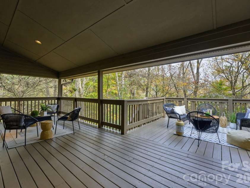 927 Longfield Circle, Charlotte, NC 28270.  MLS# CAR4349319, YatesRealty ID 4462. 