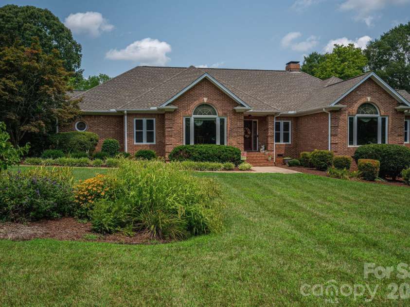 5023 Samuel Pinckney Drive, Belmont, NC 28012.  MLS# CAR4411025, YatesRealty ID 44620. 