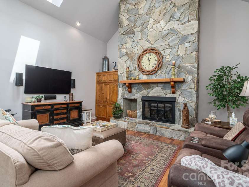 5023 Samuel Pinckney Drive, Belmont, NC 28012.  MLS# CAR4411025, YatesRealty ID 44620. 