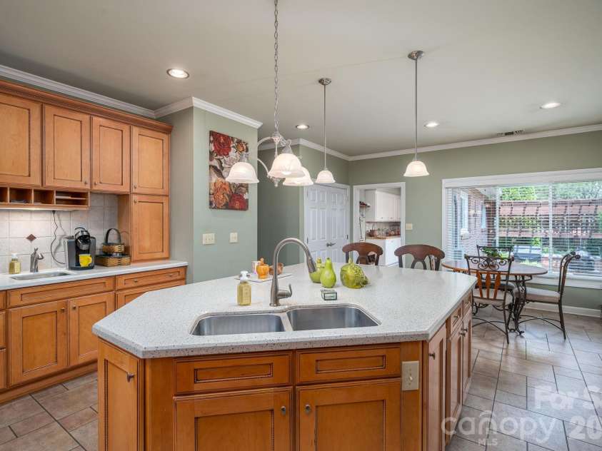 5023 Samuel Pinckney Drive, Belmont, NC 28012.  MLS# CAR4411025, YatesRealty ID 44620. 