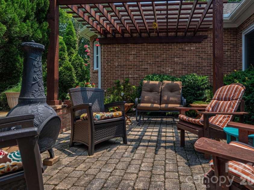 5023 Samuel Pinckney Drive, Belmont, NC 28012.  MLS# CAR4411025, YatesRealty ID 44620. 