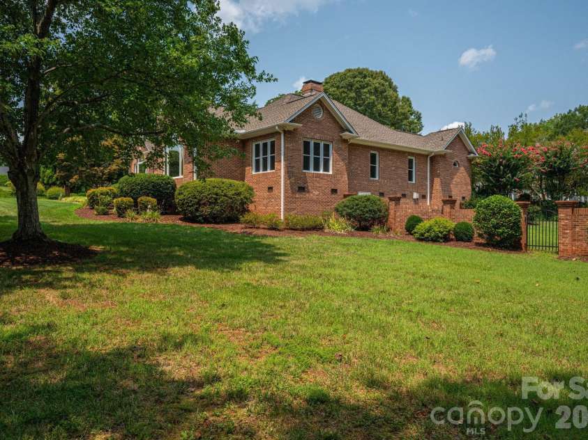 5023 Samuel Pinckney Drive, Belmont, NC 28012.  MLS# CAR4411025, YatesRealty ID 44620. 