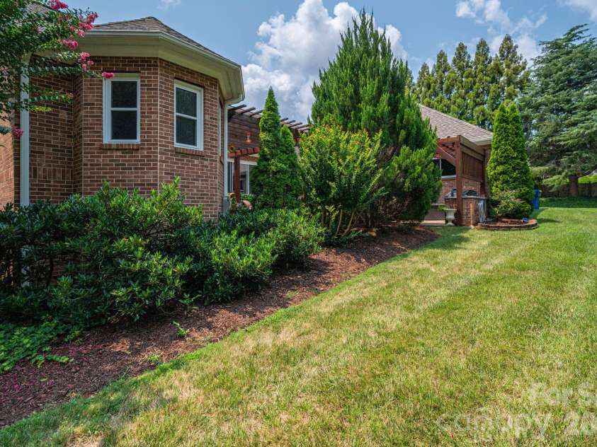 5023 Samuel Pinckney Drive, Belmont, NC 28012.  MLS# CAR4411025, YatesRealty ID 44620. 