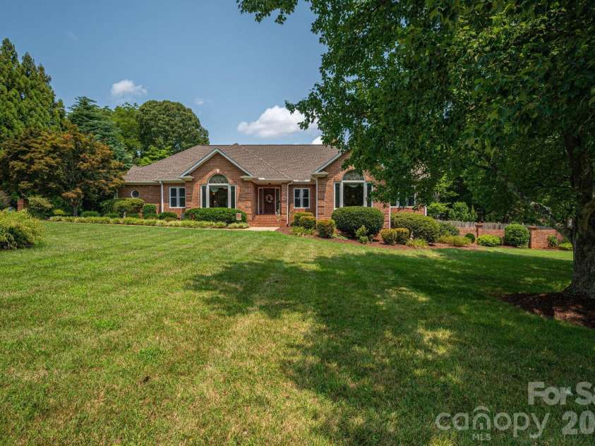 5023 Samuel Pinckney Drive, Belmont, NC 28012.  MLS# CAR4411025, YatesRealty ID 44620. 