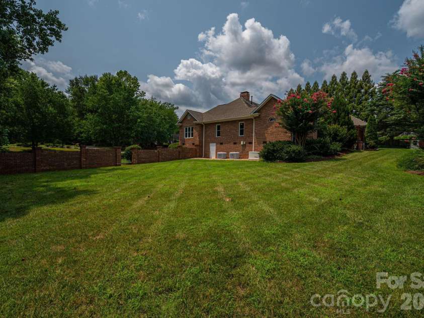 5023 Samuel Pinckney Drive, Belmont, NC 28012.  MLS# CAR4411025, YatesRealty ID 44620. 