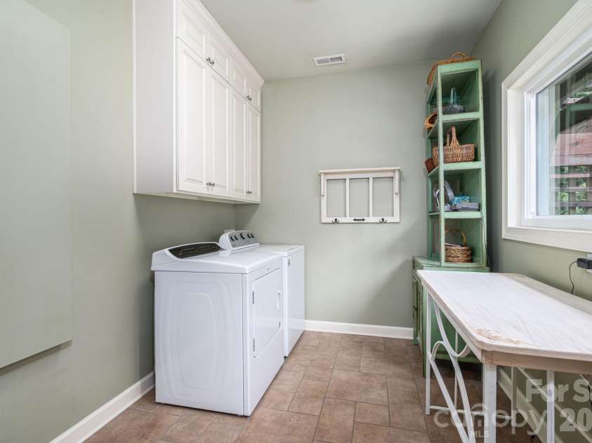 5023 Samuel Pinckney Drive, Belmont, NC 28012.  MLS# CAR4411025, YatesRealty ID 44620. Mud/Laundry Room