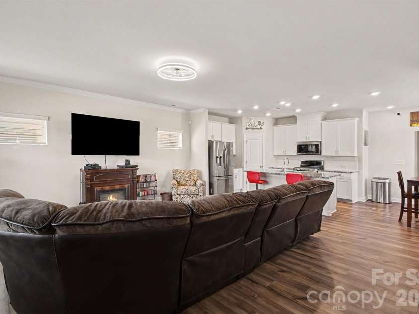 11822 Midnight Way, Huntersville, NC 28078.  MLS# CAR4410152, YatesRealty ID 44622. 