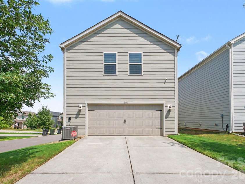11822 Midnight Way, Huntersville, NC 28078.  MLS# CAR4410152, YatesRealty ID 44622. 