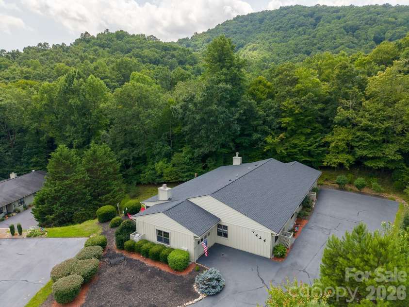 16A Willow View Drive, Franklin, NC 28734.  MLS# CAR4409385, YatesRealty ID 44624. 