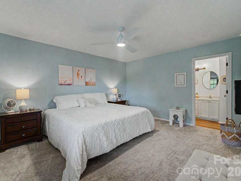 16A Willow View Drive, Franklin, NC 28734.  MLS# CAR4409385, YatesRealty ID 44624. 