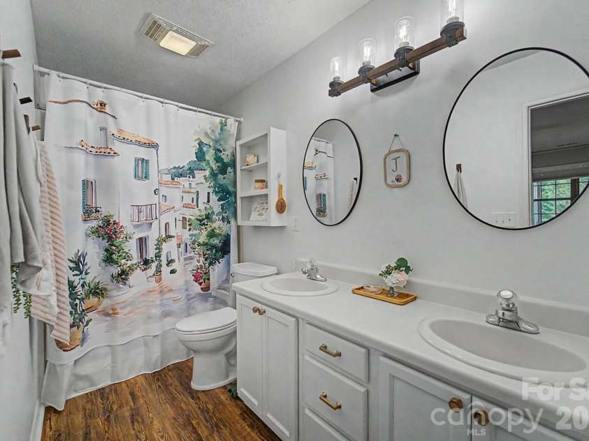 16A Willow View Drive, Franklin, NC 28734.  MLS# CAR4409385, YatesRealty ID 44624. 