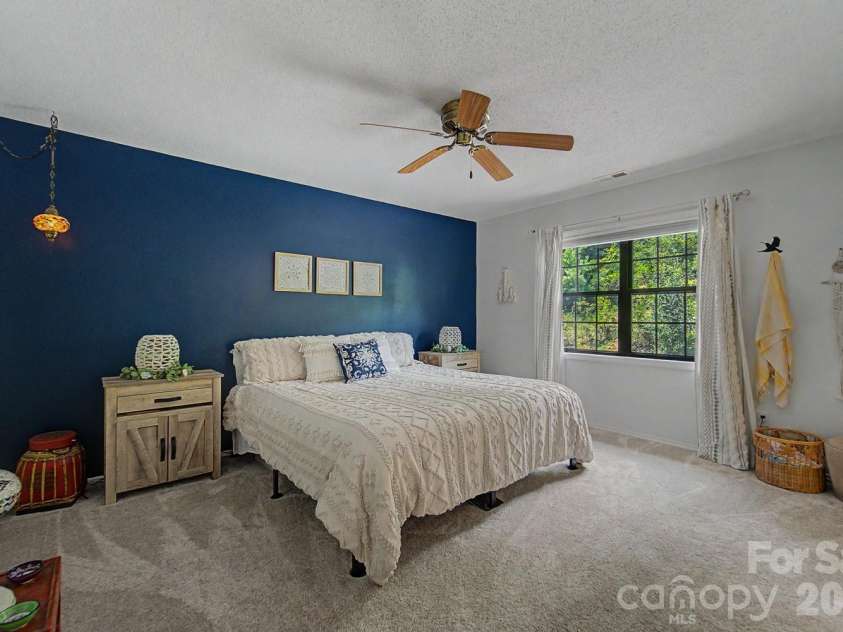 16A Willow View Drive, Franklin, NC 28734.  MLS# CAR4409385, YatesRealty ID 44624. 