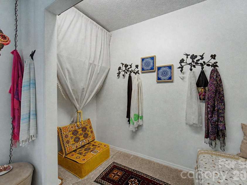 16A Willow View Drive, Franklin, NC 28734.  MLS# CAR4409385, YatesRealty ID 44624. 