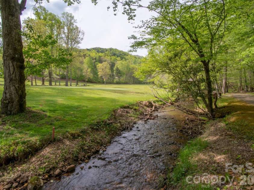16A Willow View Drive, Franklin, NC 28734.  MLS# CAR4409385, YatesRealty ID 44624. 