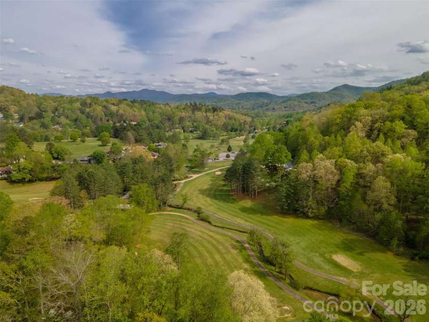 16A Willow View Drive, Franklin, NC 28734.  MLS# CAR4409385, YatesRealty ID 44624. 