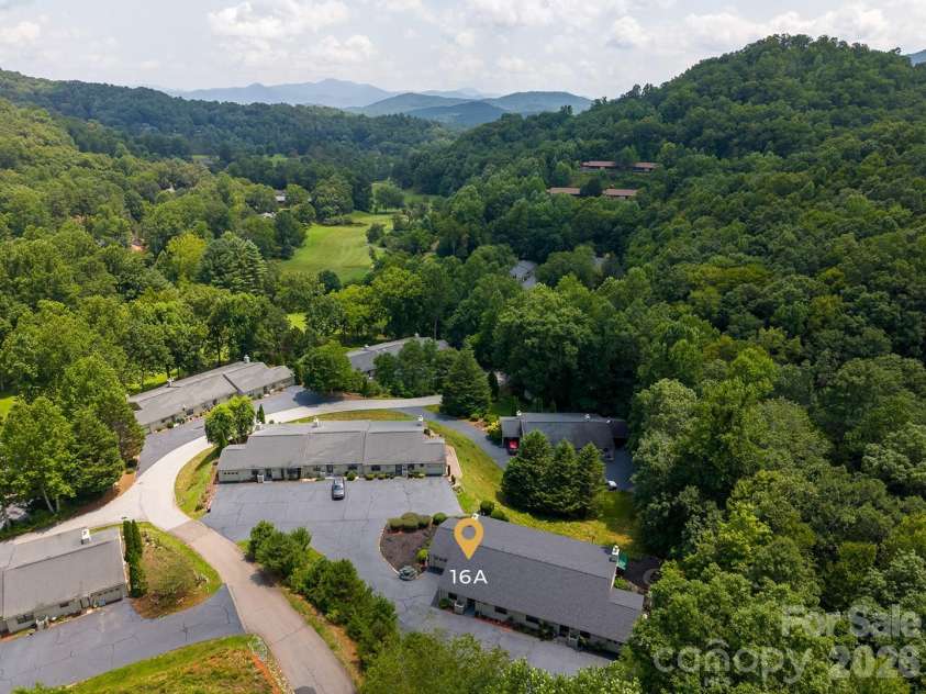 16A Willow View Drive, Franklin, NC 28734.  MLS# CAR4409385, YatesRealty ID 44624. 