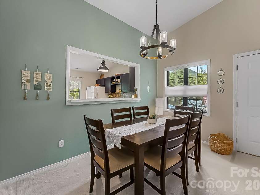 16A Willow View Drive, Franklin, NC 28734.  MLS# CAR4409385, YatesRealty ID 44624. 