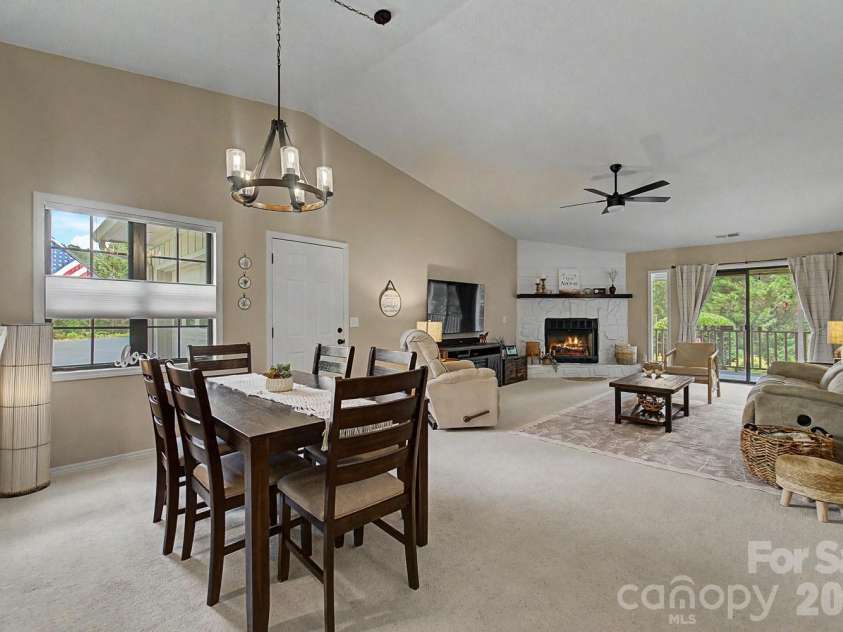 16A Willow View Drive, Franklin, NC 28734.  MLS# CAR4409385, YatesRealty ID 44624. 