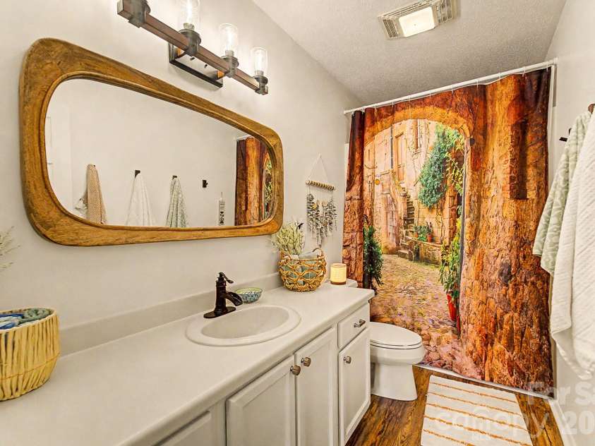 16A Willow View Drive, Franklin, NC 28734.  MLS# CAR4409385, YatesRealty ID 44624. 