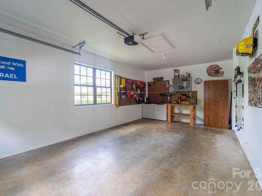 16A Willow View Drive, Franklin, NC 28734.  MLS# CAR4409385, YatesRealty ID 44624. 