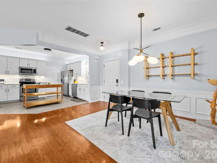 11576 Costigan Lane, Charlotte, NC 28277.  MLS# CAR4410140, YatesRealty ID 44625. Dinning