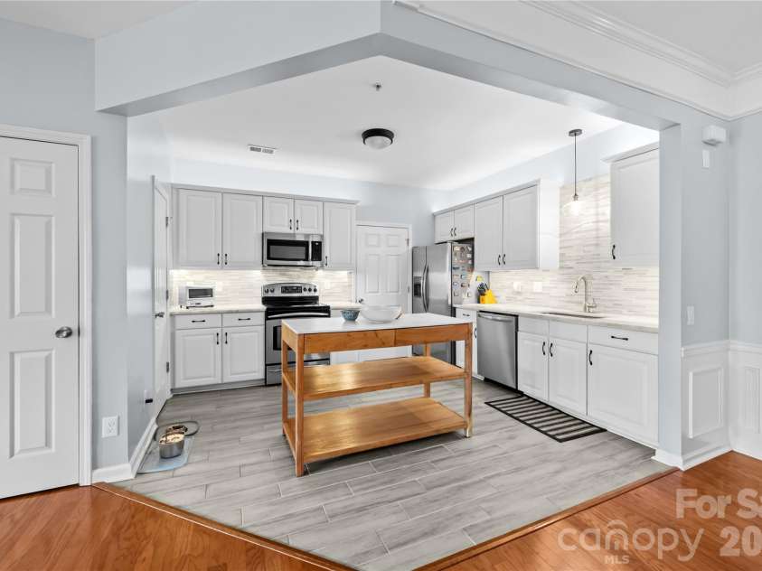 11576 Costigan Lane, Charlotte, NC 28277.  MLS# CAR4410140, YatesRealty ID 44625. Kitchen