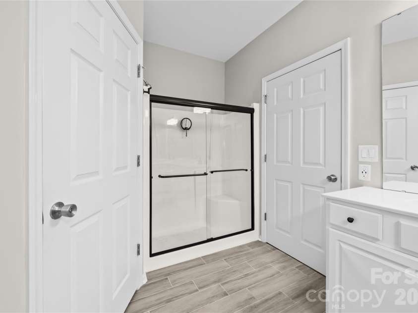 11576 Costigan Lane, Charlotte, NC 28277.  MLS# CAR4410140, YatesRealty ID 44625. Master Bath
