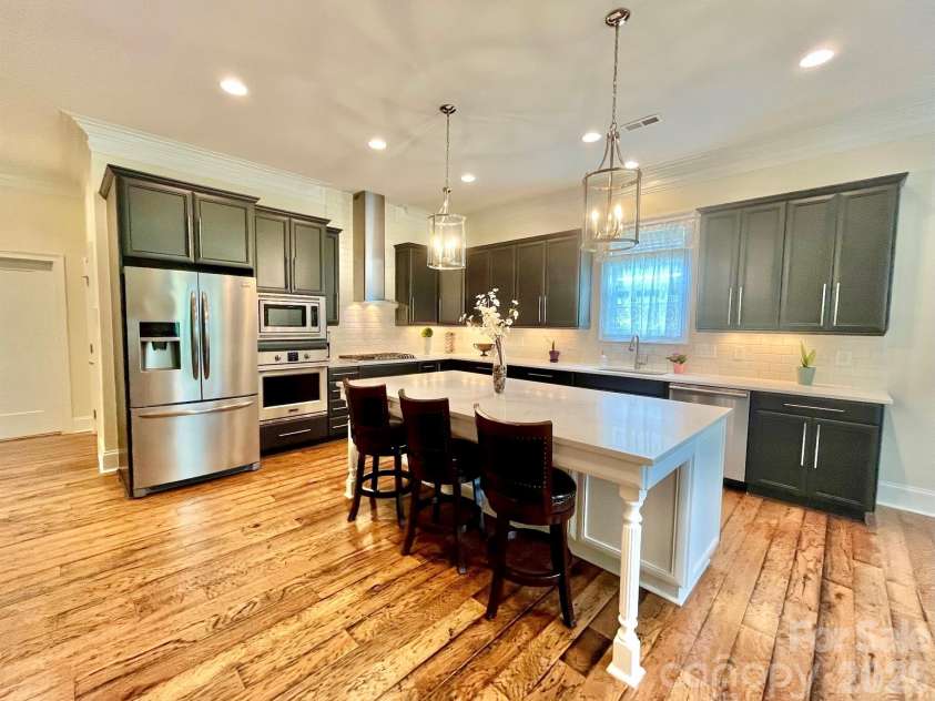 1025 Sharon Amity Road, Charlotte, NC 28211.  MLS# CAR4411126, YatesRealty ID 44627. 