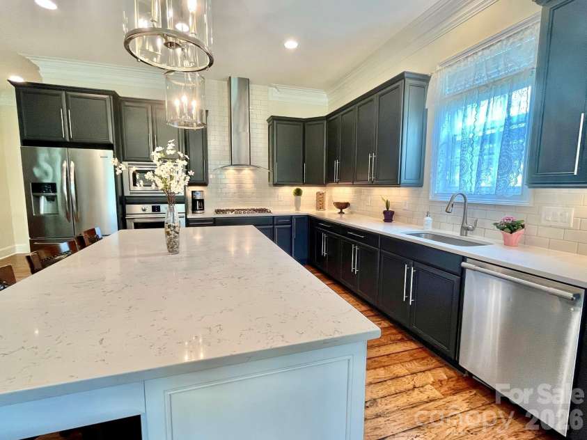 1025 Sharon Amity Road, Charlotte, NC 28211.  MLS# CAR4411126, YatesRealty ID 44627. 