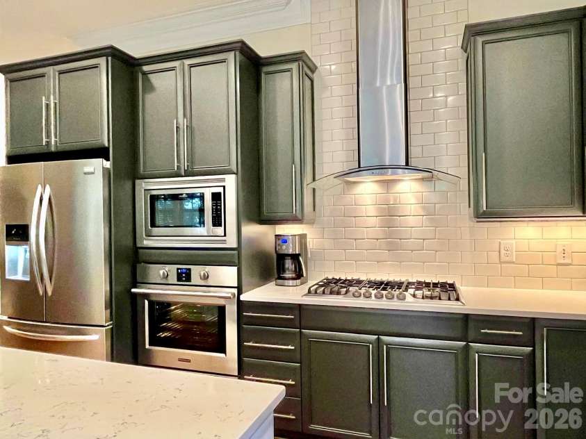 1025 Sharon Amity Road, Charlotte, NC 28211.  MLS# CAR4411126, YatesRealty ID 44627. 
