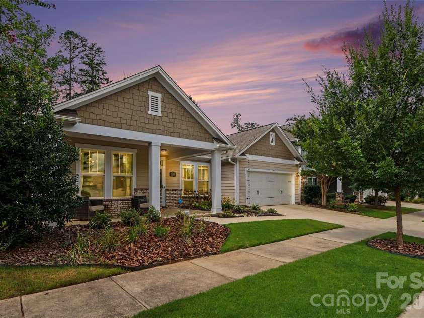 402 Dudley Drive, Fort Mill, SC 29715.  MLS# CAR4411256, YatesRealty ID 44628. 