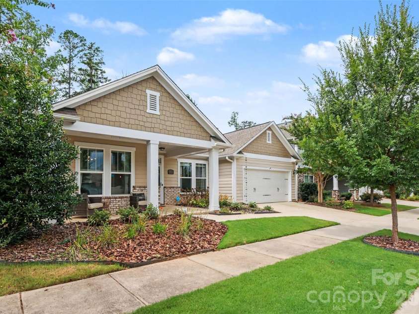 402 Dudley Drive, Fort Mill, SC 29715.  MLS# CAR4411256, YatesRealty ID 44628. 