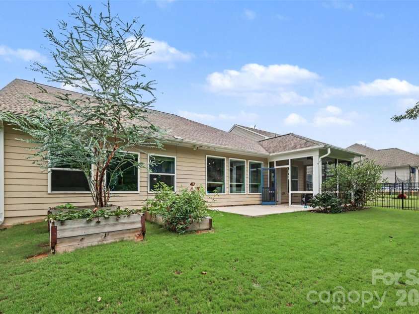 402 Dudley Drive, Fort Mill, SC 29715.  MLS# CAR4411256, YatesRealty ID 44628. 
