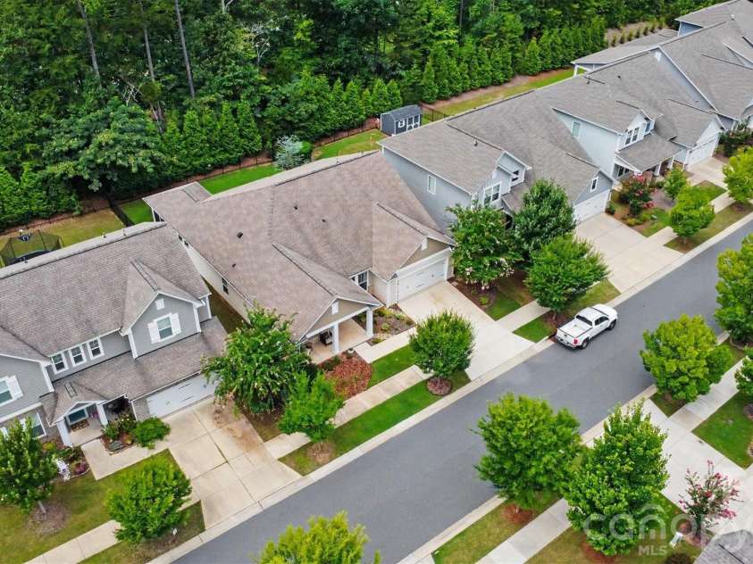 402 Dudley Drive, Fort Mill, SC 29715.  MLS# CAR4411256, YatesRealty ID 44628. 