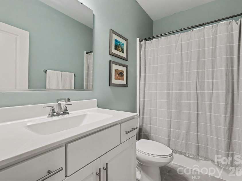 402 Dudley Drive, Fort Mill, SC 29715.  MLS# CAR4411256, YatesRealty ID 44628. Spare bathroom on main