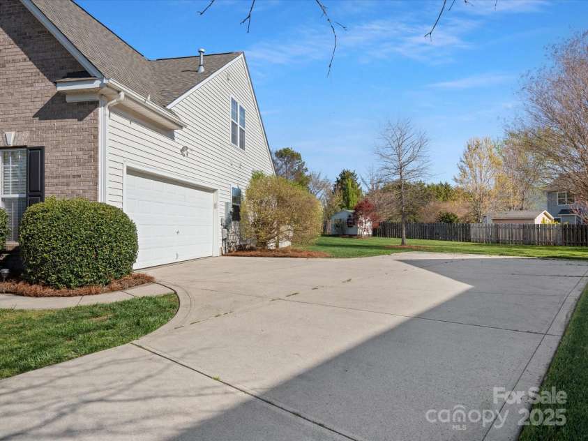 2020 Holly Villa Circle, Indian Trail, NC 28079.  MLS# CAR4222293, YatesRealty ID 4463. 