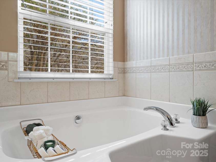 2020 Holly Villa Circle, Indian Trail, NC 28079.  MLS# CAR4222293, YatesRealty ID 4463. 